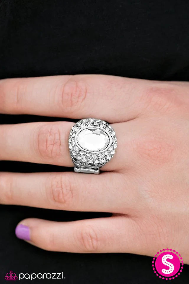 Paparazzi Ring ~ Everyday Im Sparkling - White