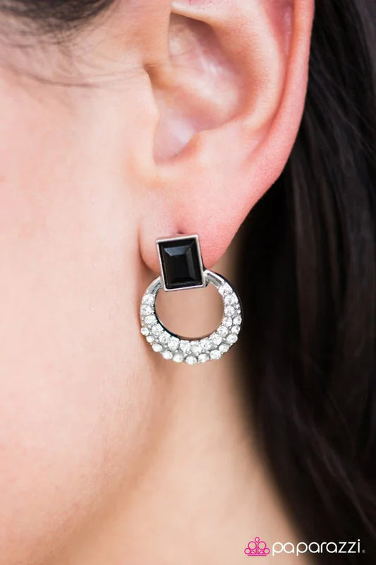 Paparazzi Earring ~ Seeing SUPERSTARS - Black