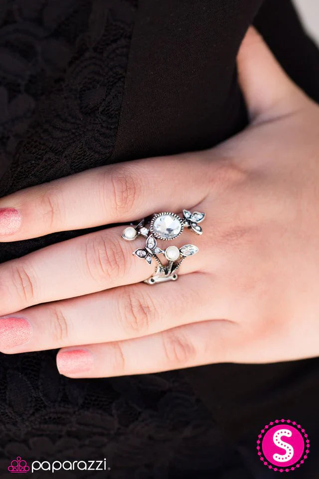 Paparazzi Ring ~ Bay Beauty - White