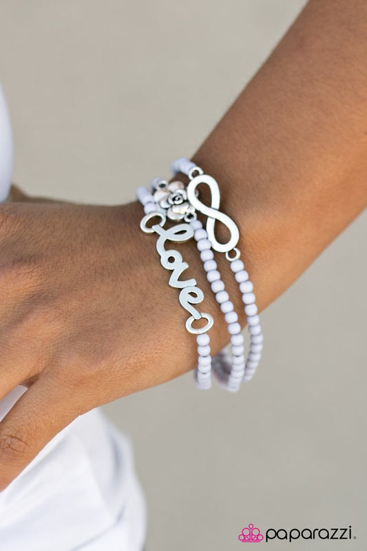 Paparazzi Bracelet ~ Unforgettable Summer - Silver