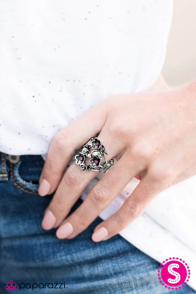 Paparazzi Ring ~ Flutter Fiesta - Pink