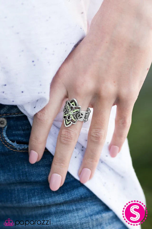 Paparazzi Ring ~ Daringly Dallas - Green