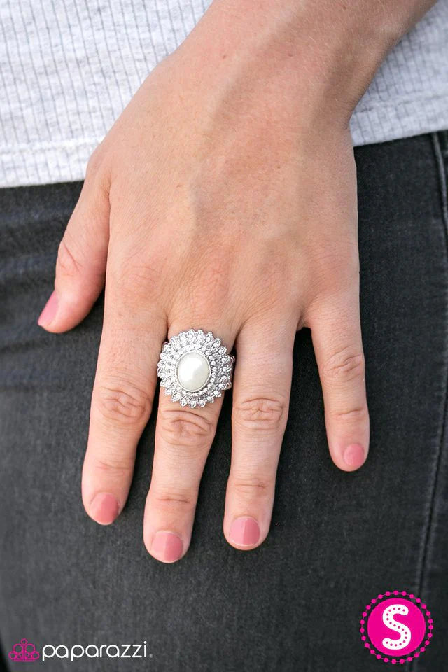 Paparazzi Ring ~ Born To Shine - White