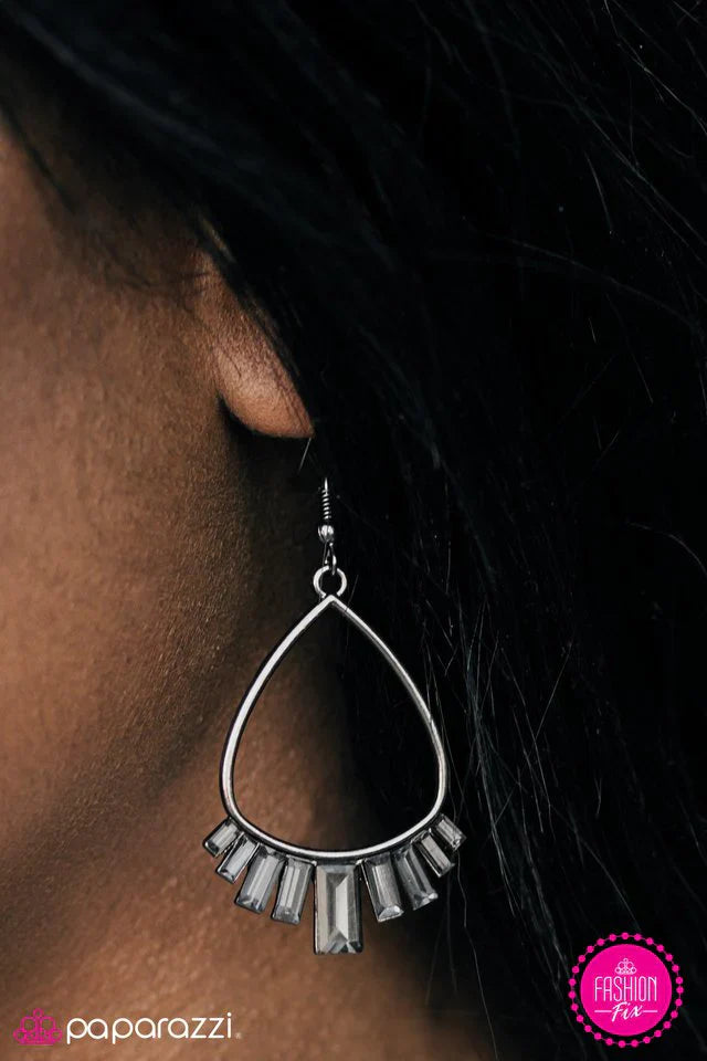 Paparazzi Earring ~ Inner Diva - Black