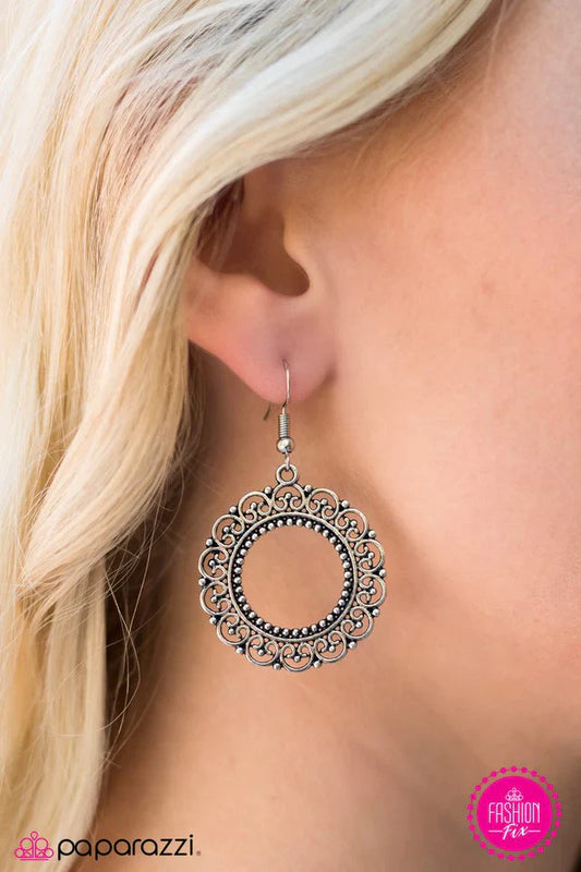 Paparazzi Earring ~ West Is Best - Silver