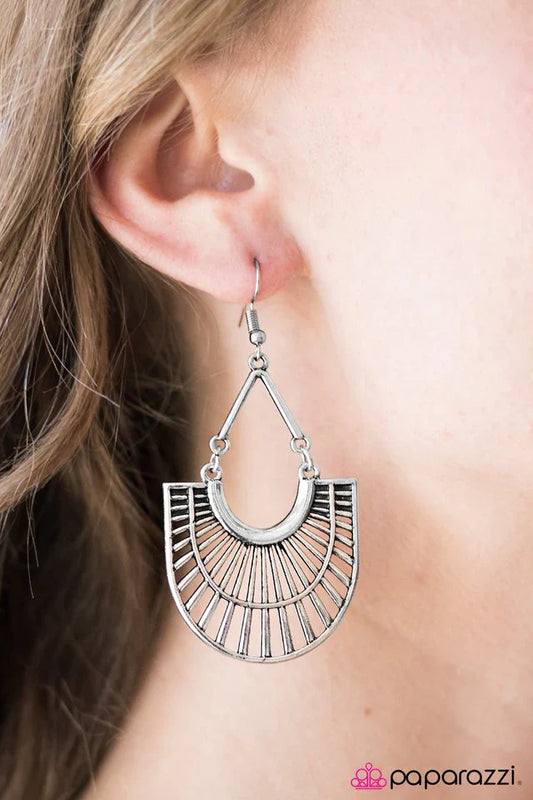 Paparazzi Earring ~ Harmonious Horizons - Silver