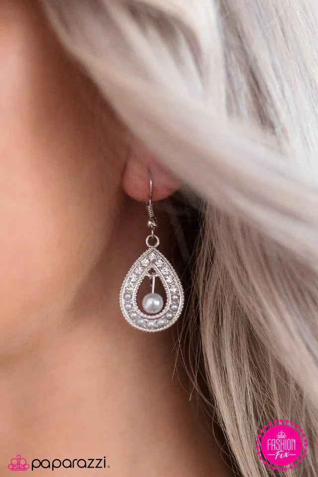 Paparazzi Earring ~ Timeless Tradition - Silver