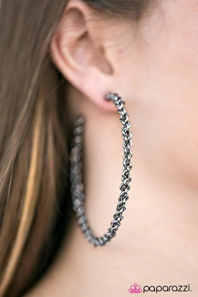 Paparazzi Earring ~ Street Smart - Black