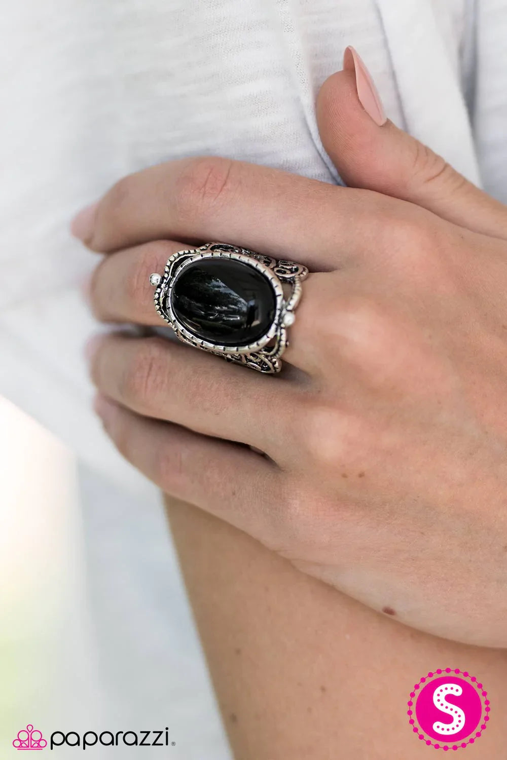 Paparazzi Ring ~ Fairytales Do Come True - Black