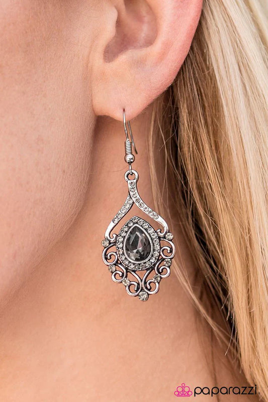 Paparazzi Earring ~ I Think I GLAM - Silver