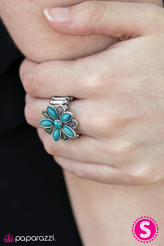 Paparazzi Ring ~ How DAISY Is That? - Blue