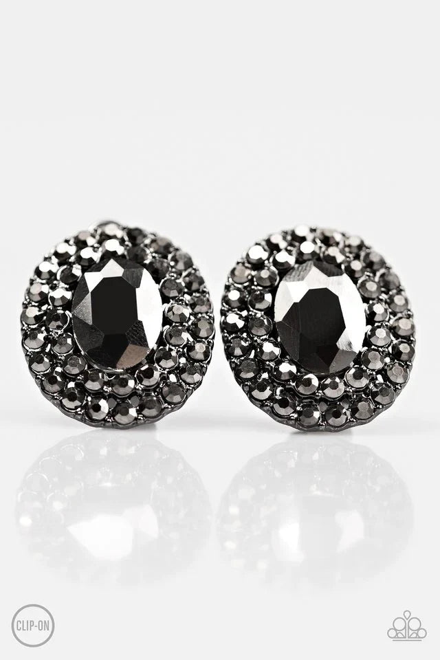 Paparazzi Earring ~ Red Carpet Royalty - Black