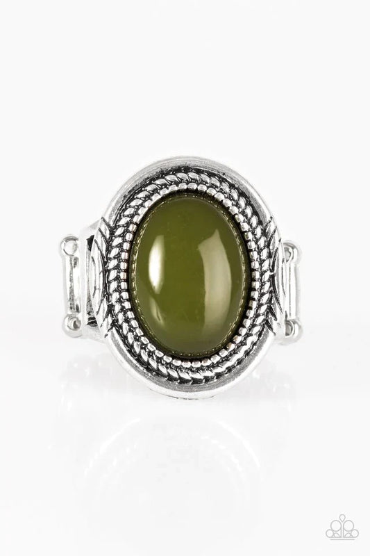 Paparazzi Ring ~ HUE Do You Think You Are? - Green