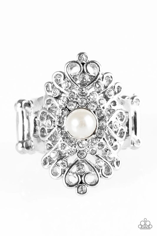 Paparazzi Ring ~ Queen Status - White