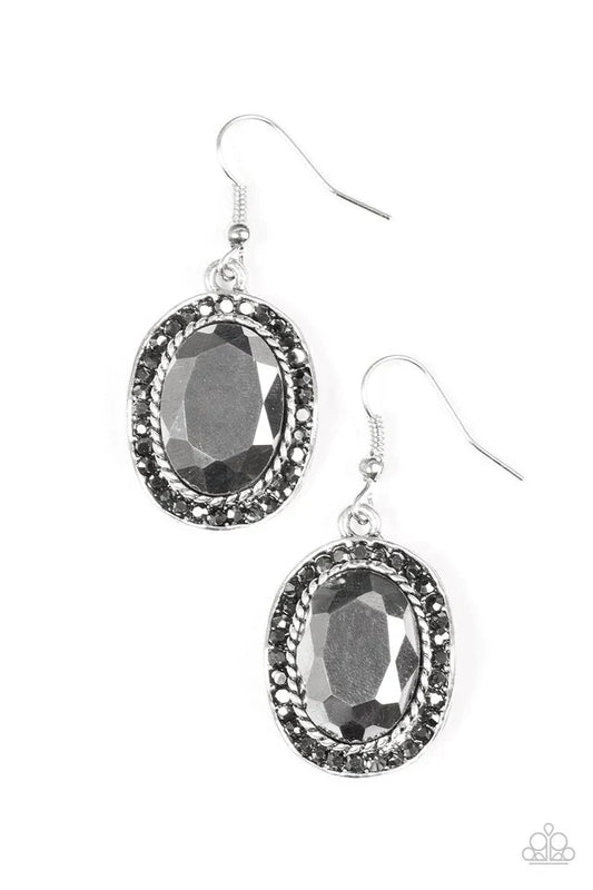 Paparazzi Earring ~ Queen Of Queens - Silver