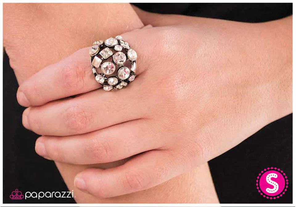 Paparazzi Ring ~ Glisten Up - White