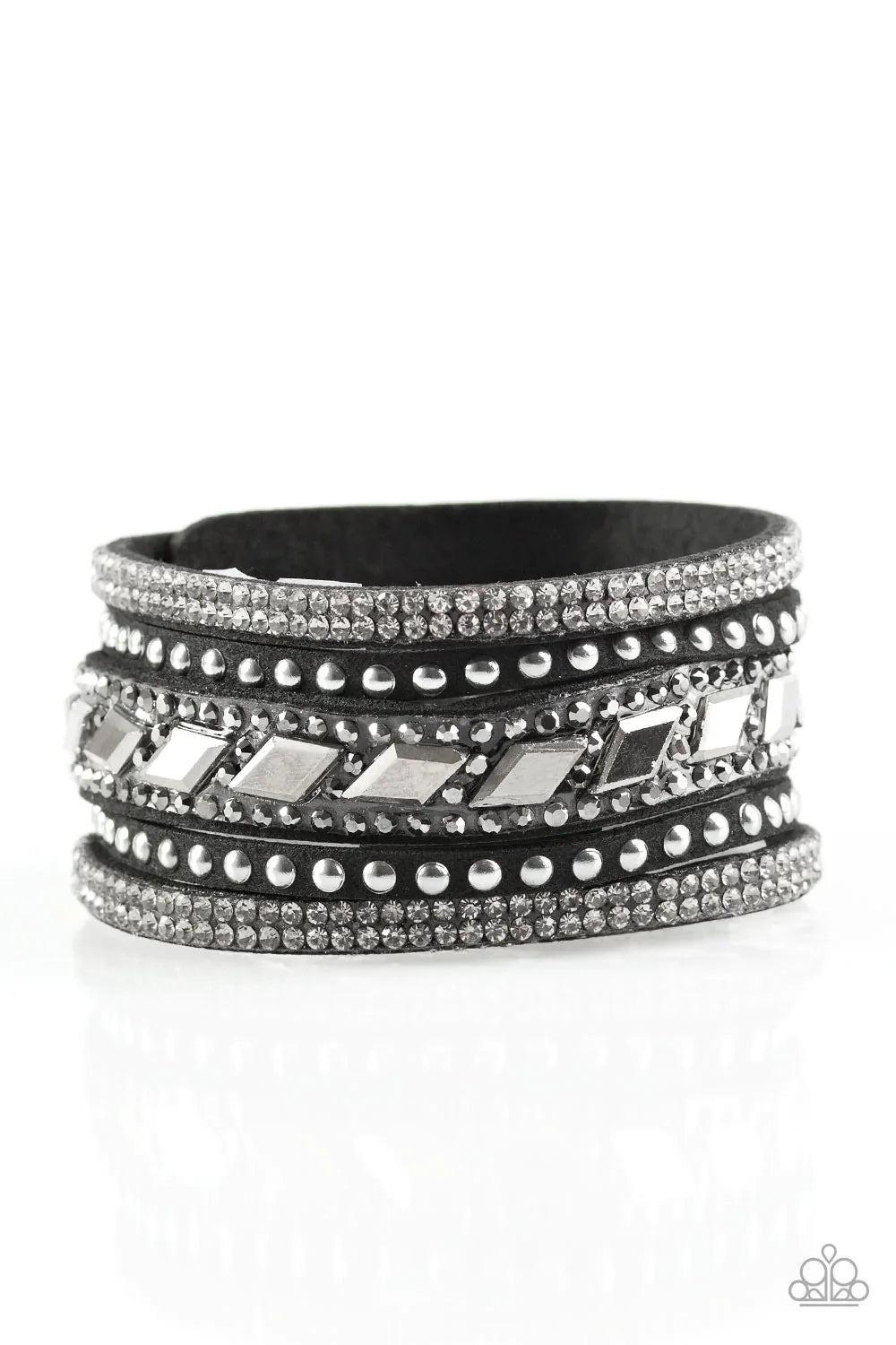 Paparazzi Bracelet ~ Stealing The Show - Black