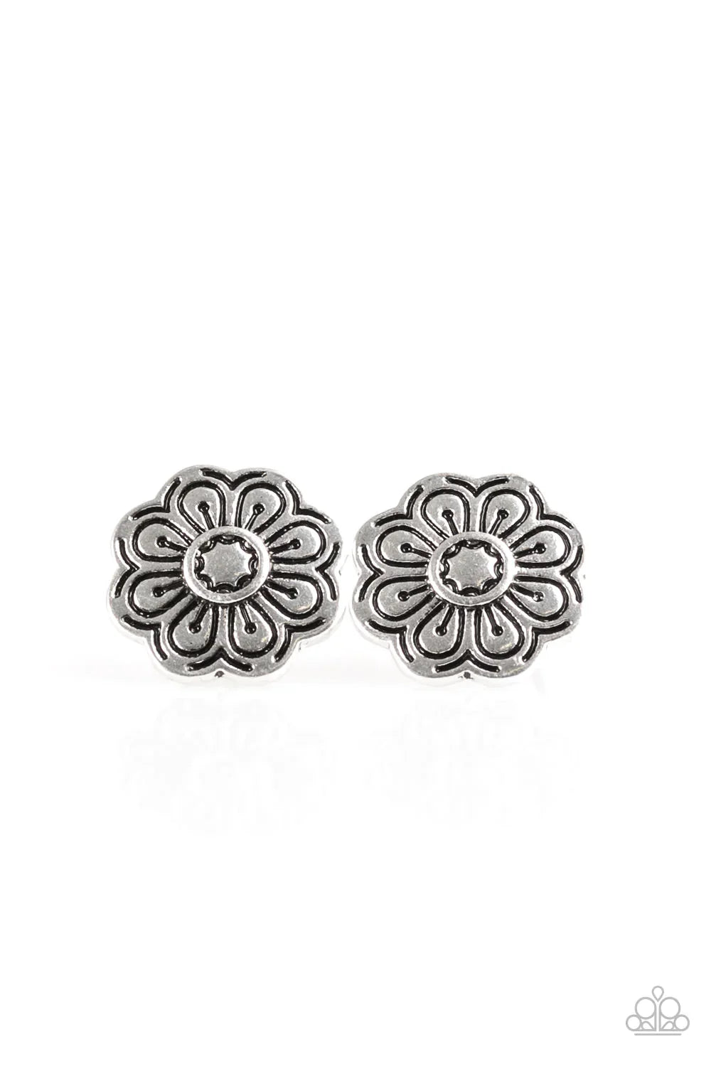 Paparazzi Earring ~ Common Garden - Silver