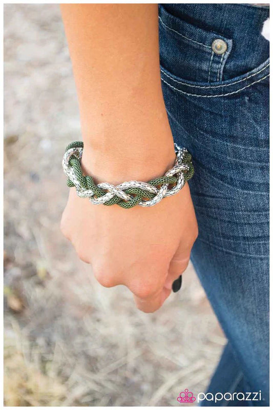 Paparazzi Bracelet ~ Catwalk Crawl - Green