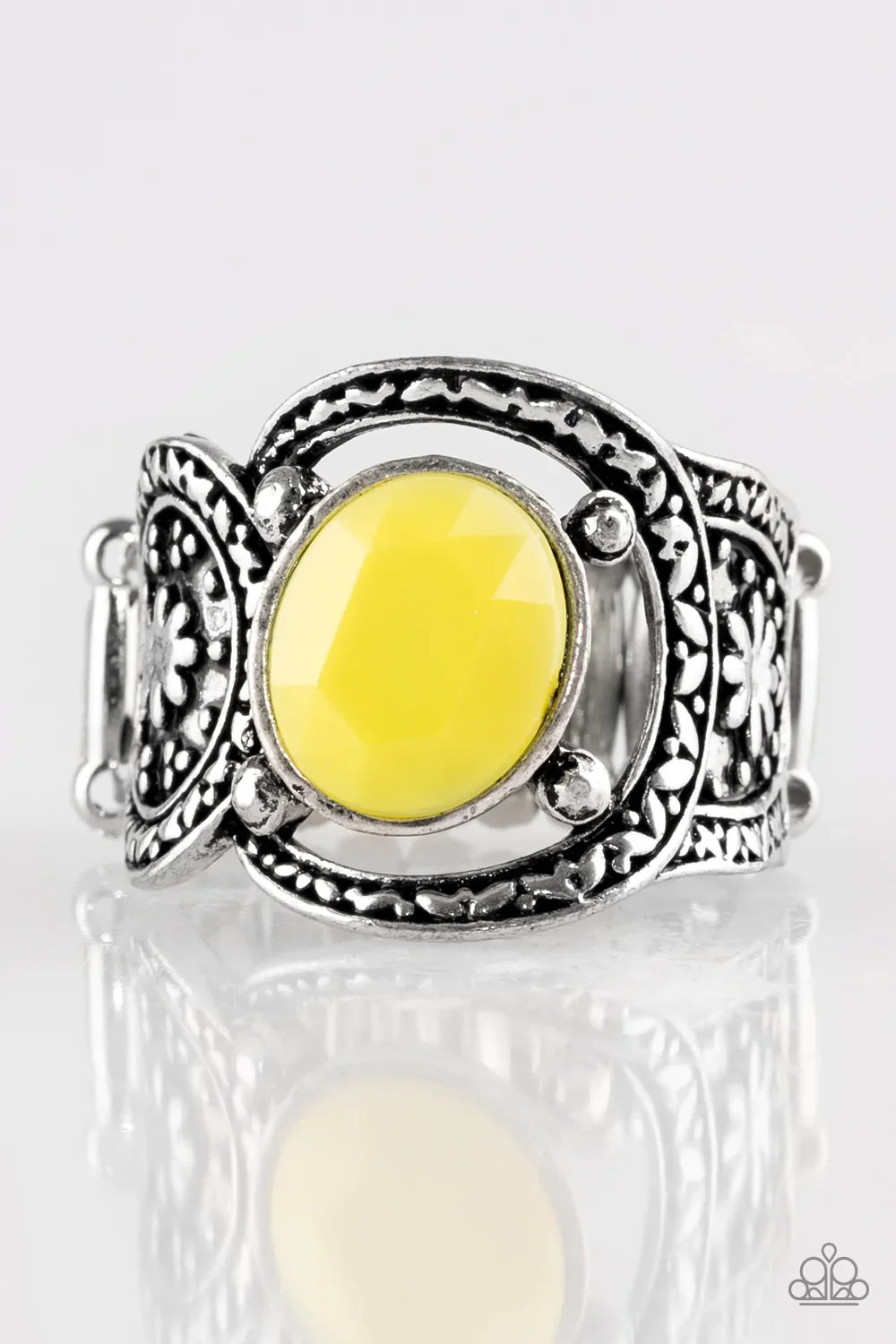 Paparazzi Ring ~ Vacation Vibes  - Yellow