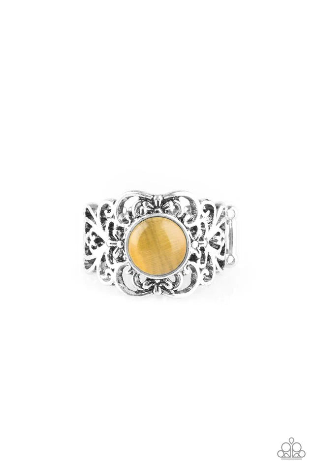 Paparazzi Ring ~ Vienna View - Yellow