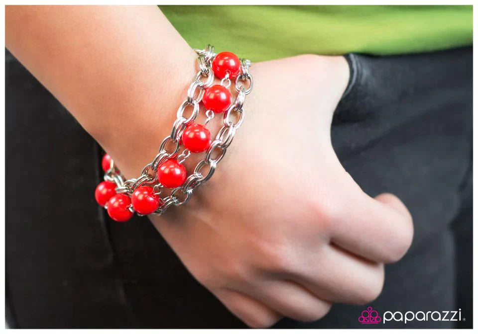 Paparazzi Bracelet ~ Stuck In the Middle - Red