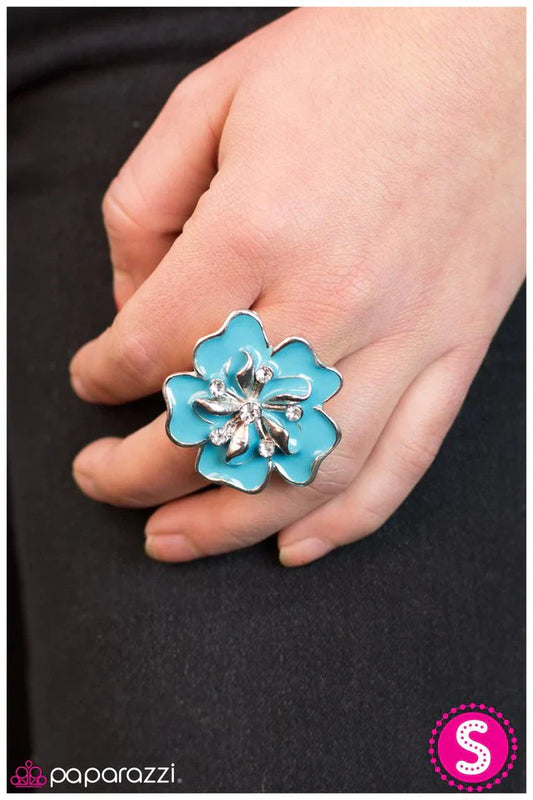 Paparazzi Ring ~ Ahead Of the Curve - Blue