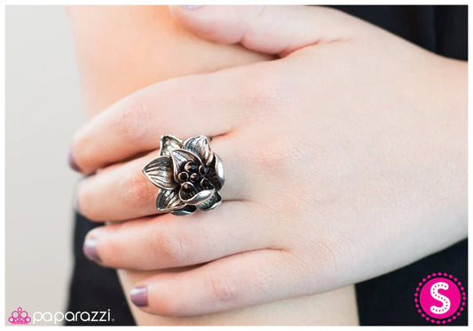 Paparazzi Ring ~ Pitch Perfect - Black