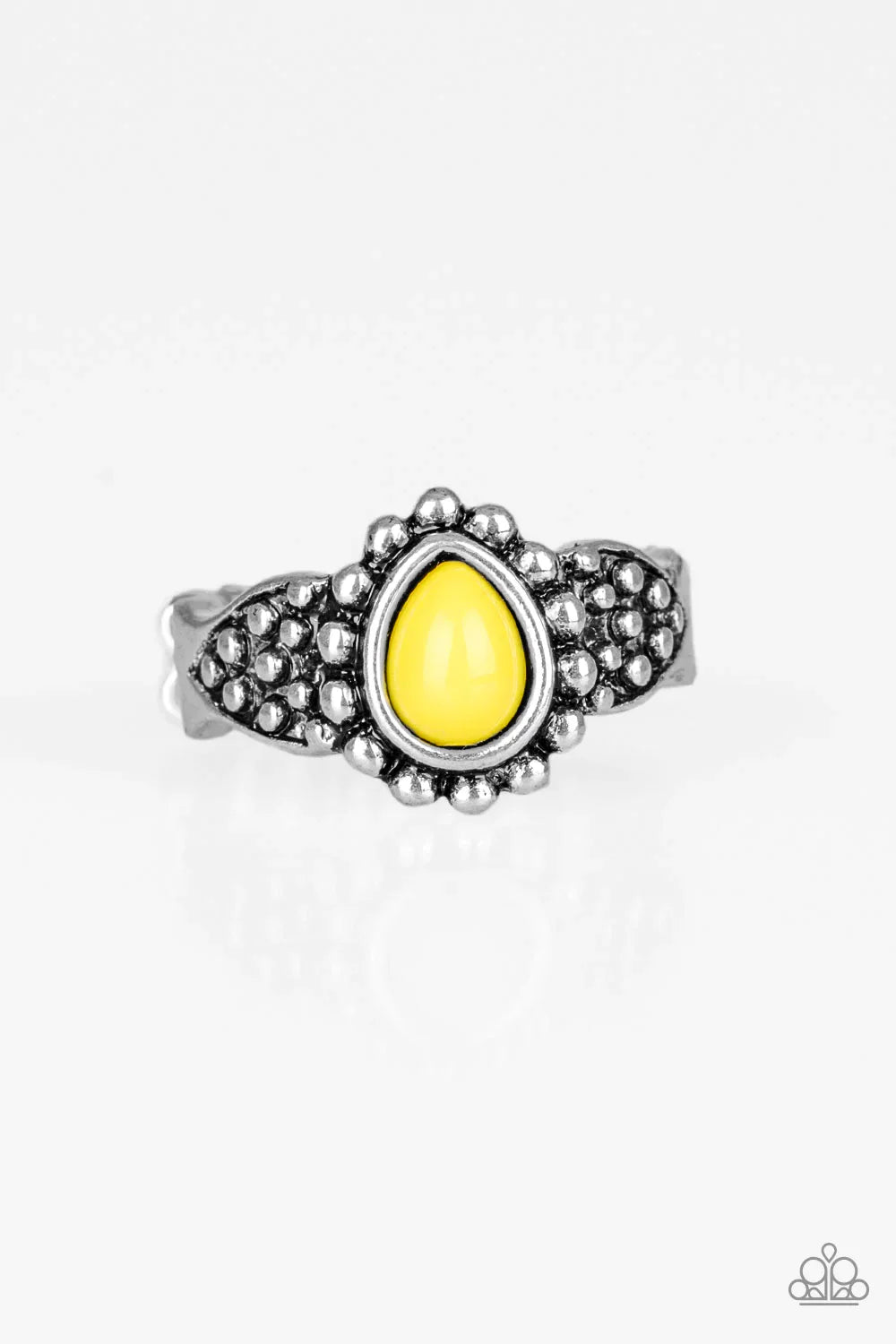 Paparazzi Ring ~ Pep Talk - Yellow