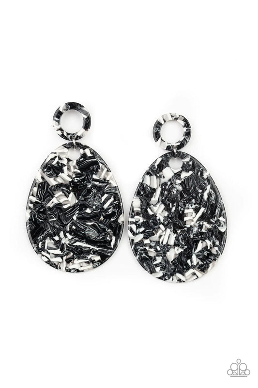 Paparazzi Earring ~ Retro-politan - Black