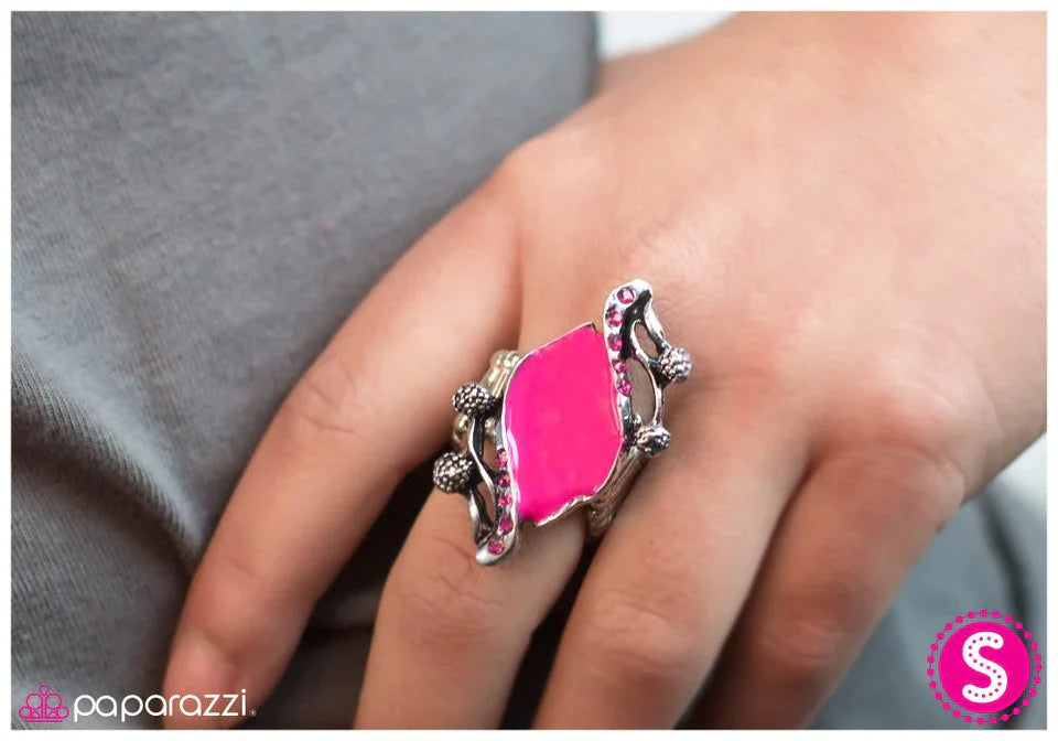 Paparazzi Ring ~ Fantasia - Pink