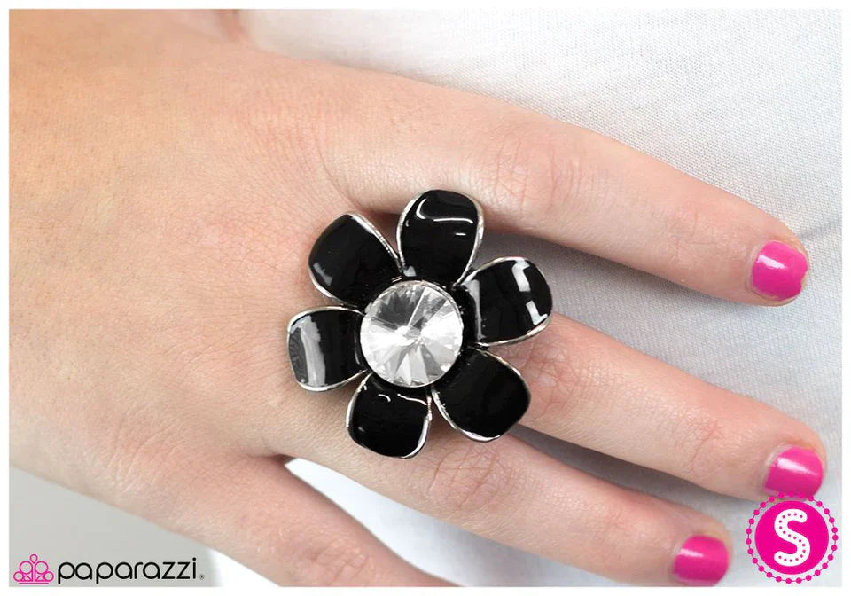 Paparazzi Ring ~ May Flower - Black