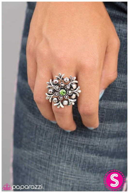 Paparazzi Ring ~ Ice Princess - Green