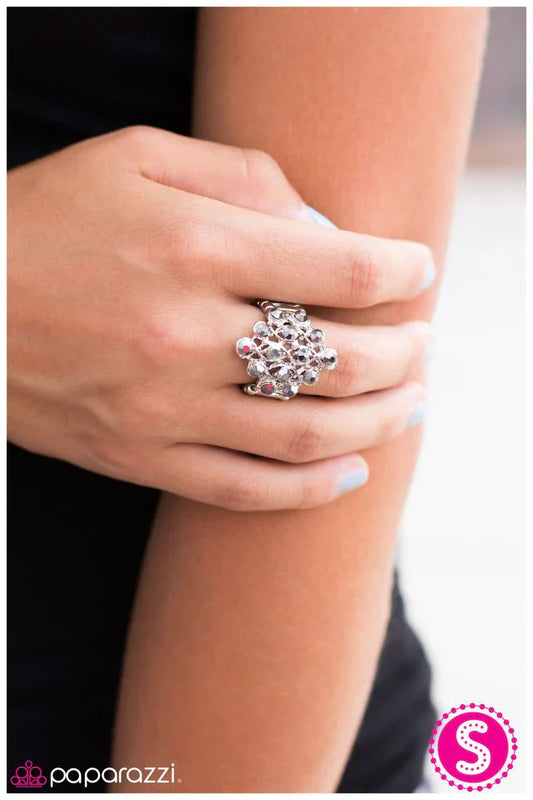 Paparazzi Ring ~ Showstopper - Silver