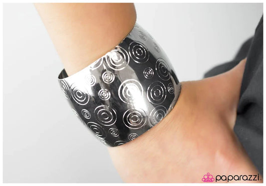 Paparazzi Bracelet ~ Bulls Eye - Silver