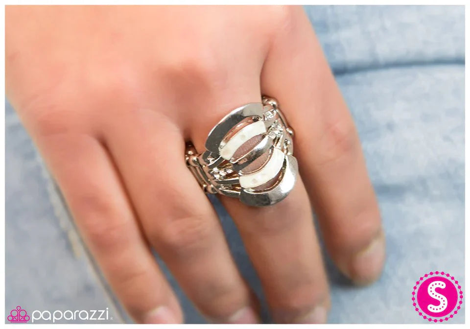 Paparazzi Ring ~ On A Side Note - White