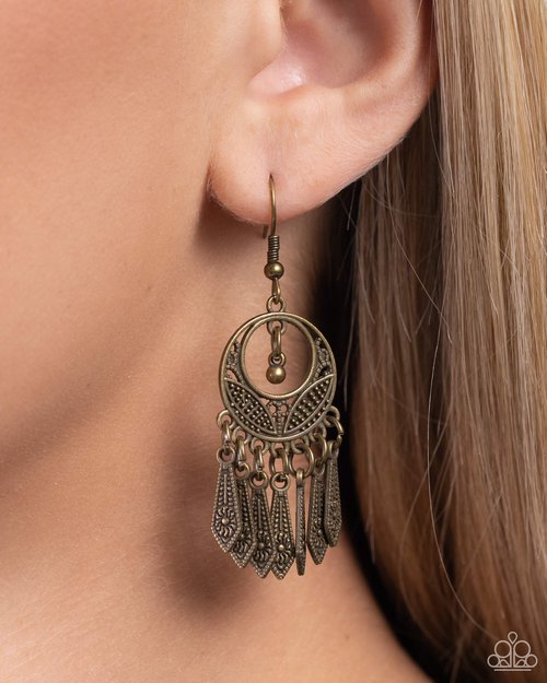 ​PRAIRIE For Me - Paparazzi Earring Image