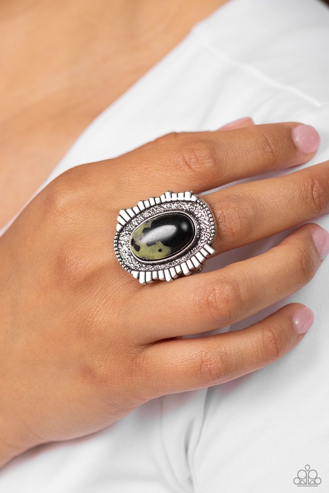 Terrazzo Trendsetter - Green - Paparazzi Ring Image