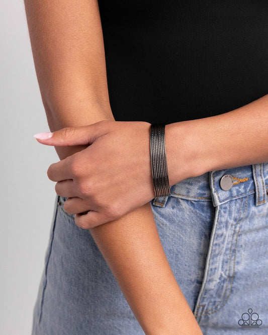 ​Limitlessly Layered - Black - Paparazzi Bracelet Image