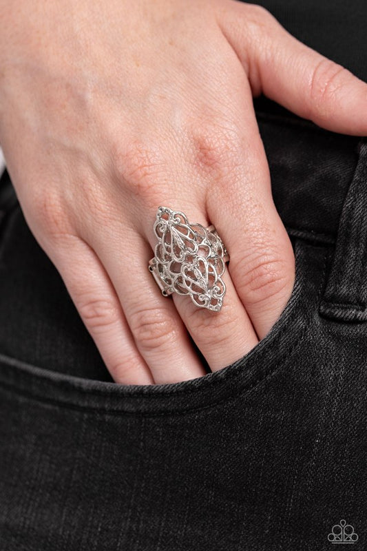 Curled Crown - Silver - Paparazzi Ring Image