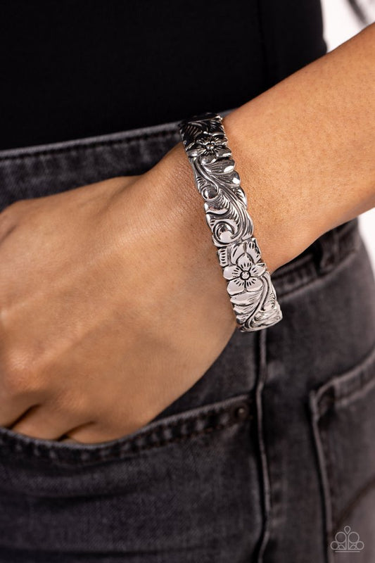 Grounded Grace - Silver - Paparazzi Bracelet Image