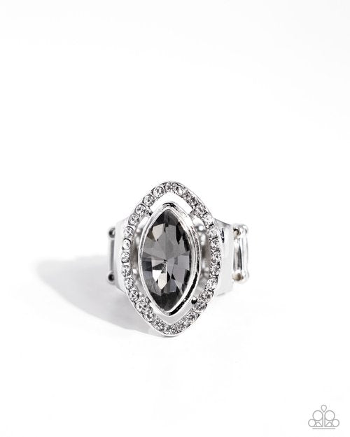 Marquise Majesty - Paparazzi Ring Image