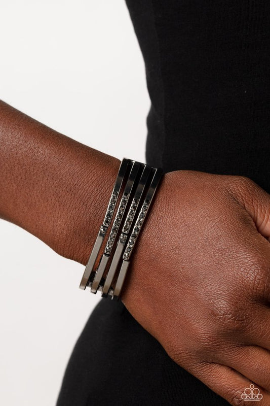 Labyrinth Lure - Black - Paparazzi Bracelet Image