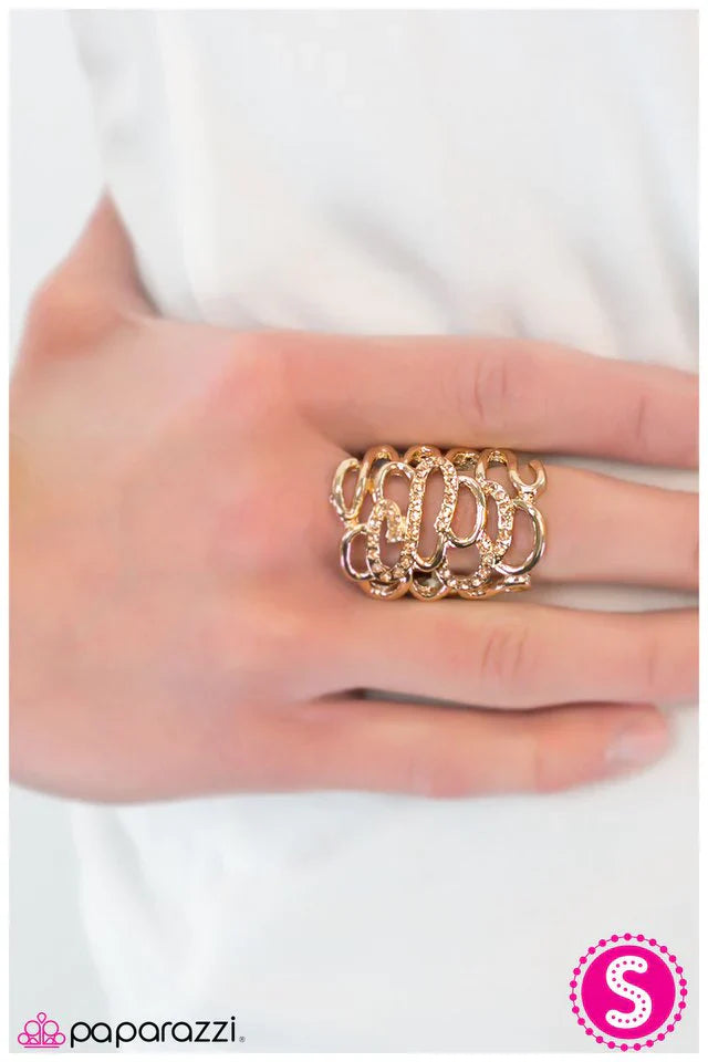 Paparazzi Ring ~ Vanish Into Thin Air - Gold