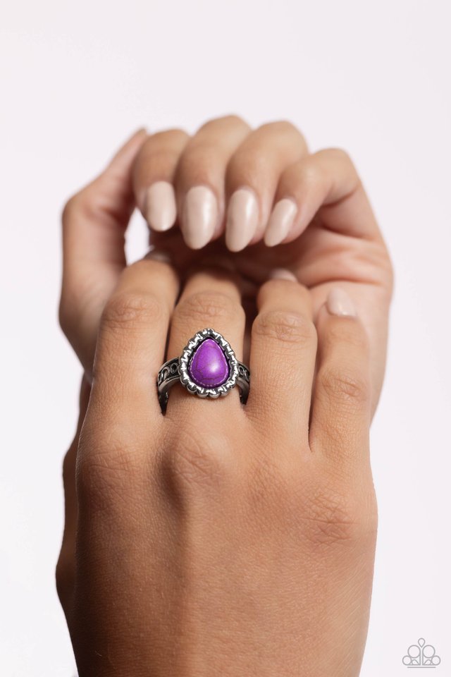 Scalloped Showcase - Purple - Paparazzi Ring Image