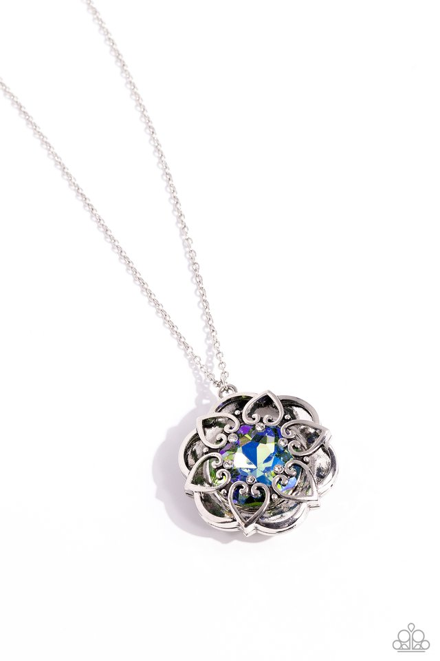 Flowering Fantasy - Green - Paparazzi Necklace Image