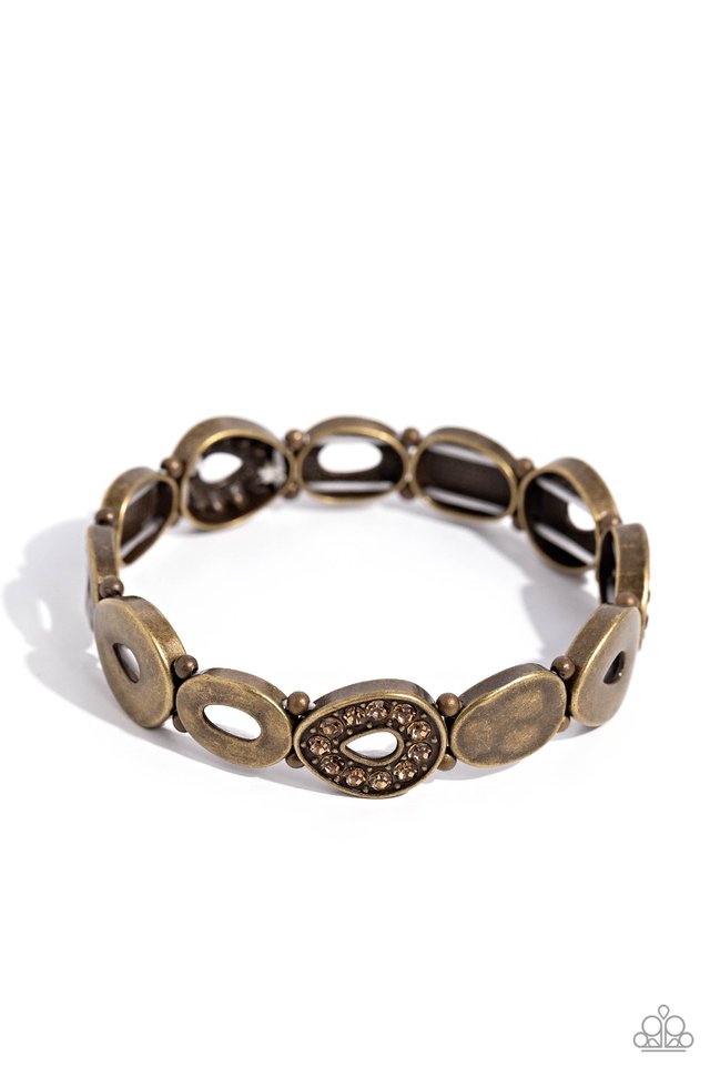 Calibrated Class - Brass - Paparazzi Bracelet Image