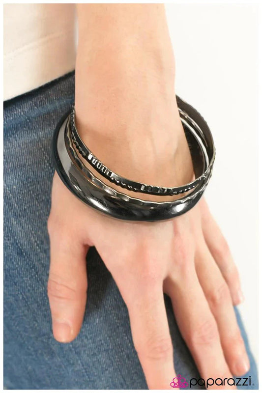 Paparazzi Bracelet ~ Metal Mania - Black