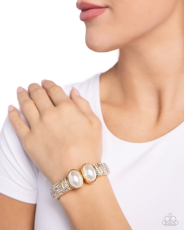 Balanced Brevity - Gold - Paparazzi Bracelet Image