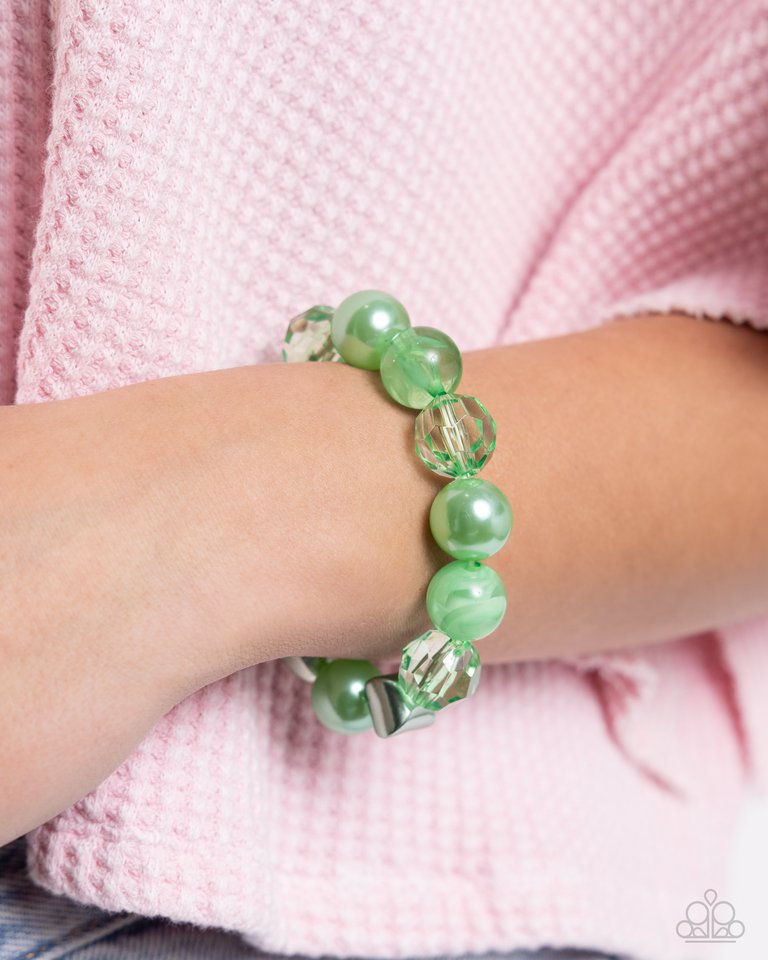 Plentiful Pigment - Green - Paparazzi Bracelet Image